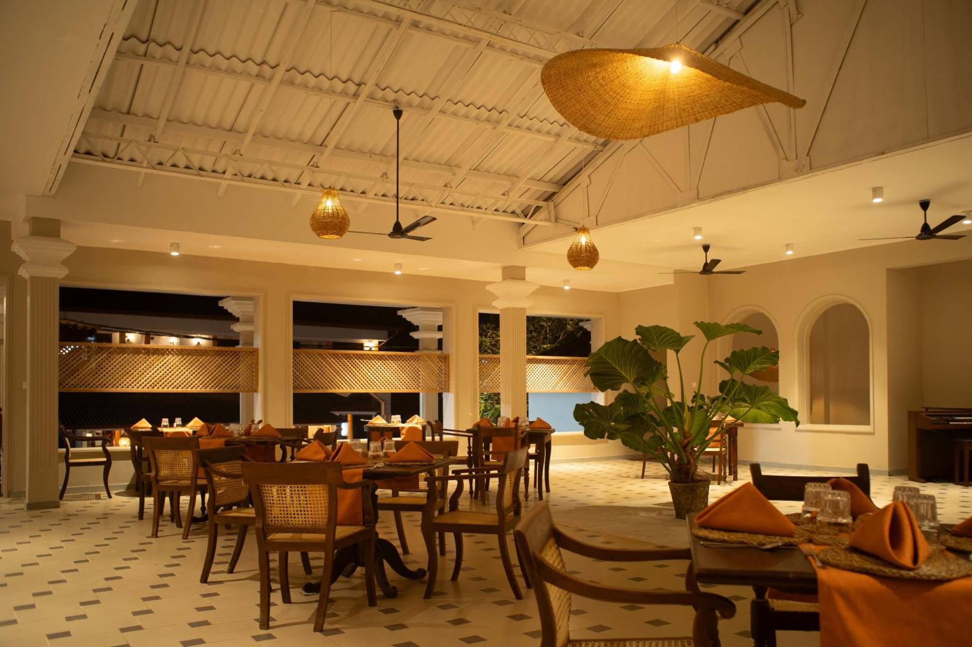 Neevana Hotel Hikkaduwa Eksteriør billede